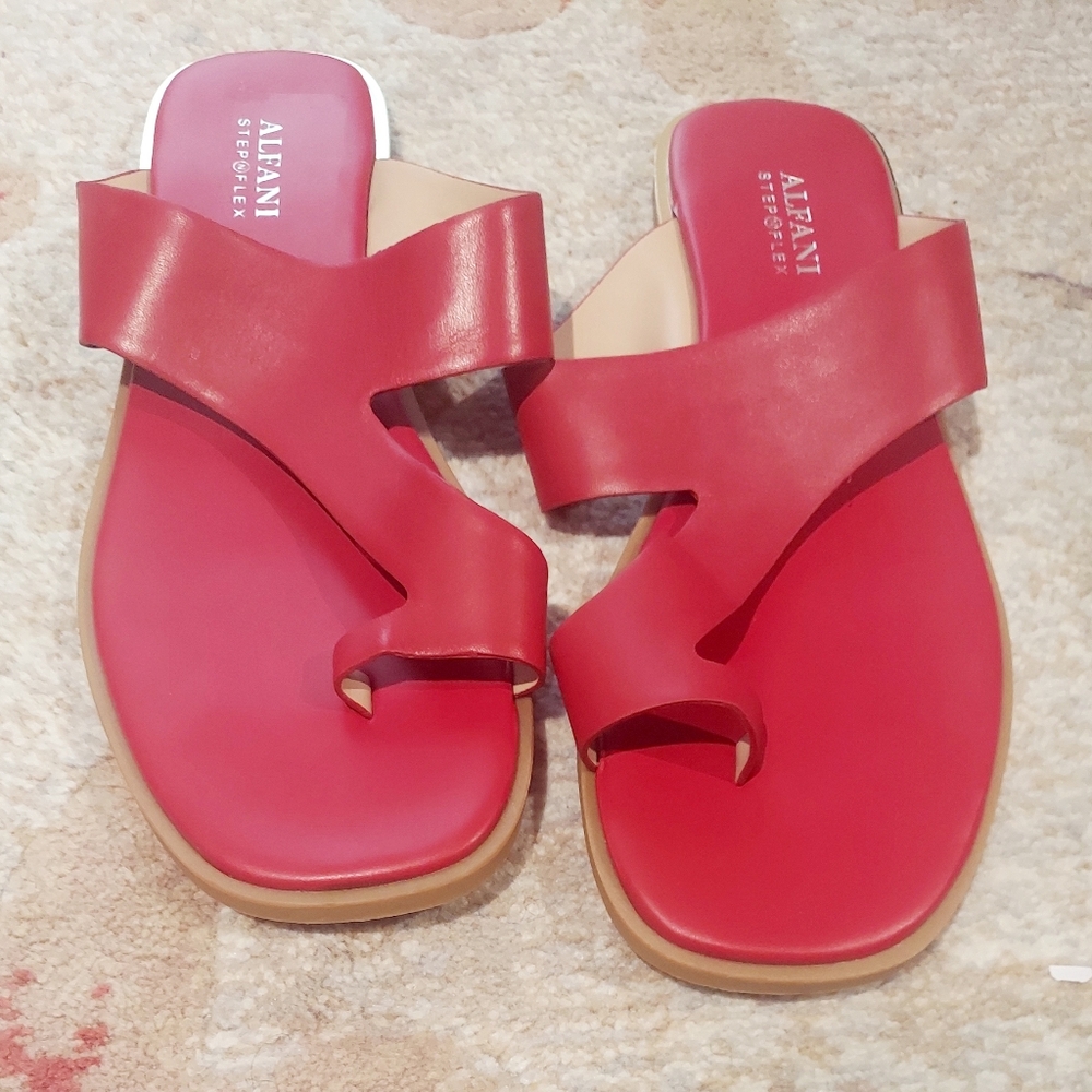 NEWAlfani Womens Freddee Red Leather Toe-Loop Square Toe Thong Sandals Shoes NWT